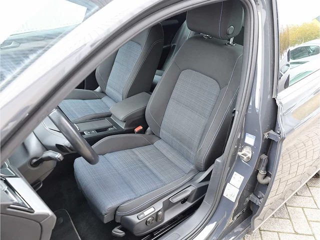 Volkswagen passat variant gte 1.4 tsi phev 218pk automaat 2021 - afbeelding 13 van  38