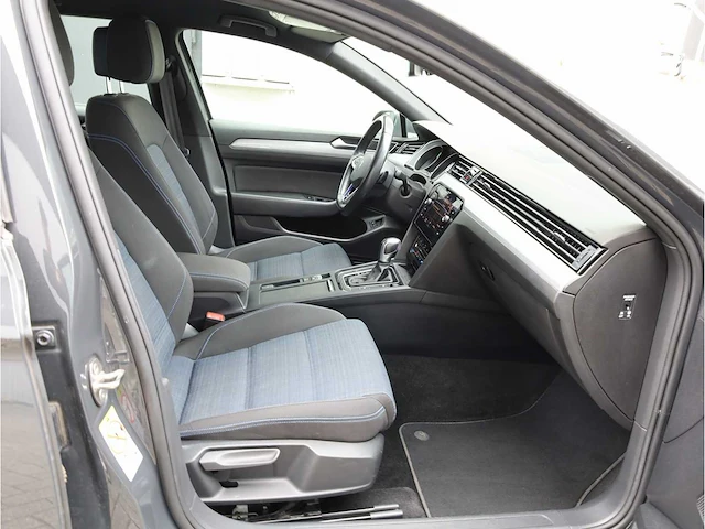 Volkswagen passat variant gte 1.4 tsi phev 218pk automaat 2021 - afbeelding 31 van  38