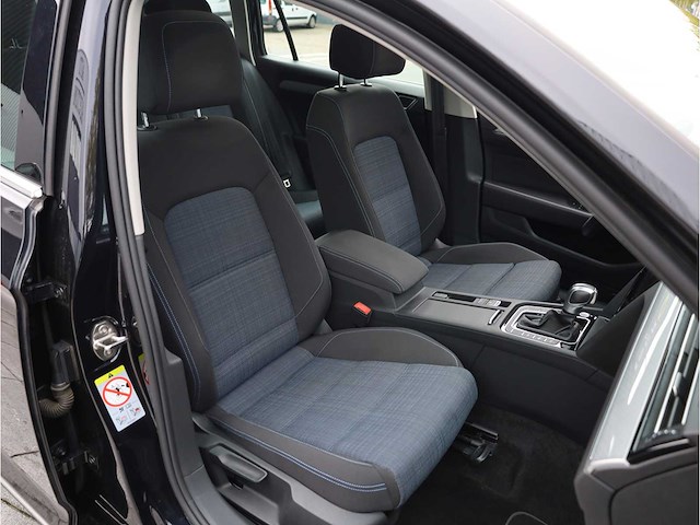 Volkswagen passat variant gte 1.4 tsi phev 218pk automaat 2021 - afbeelding 37 van  43