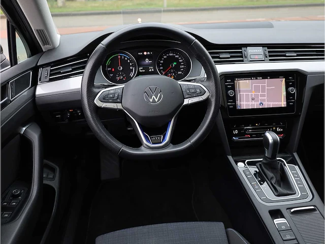 Volkswagen passat variant gte 1.4 tsi phev 218pk automaat 2022 - afbeelding 18 van  46