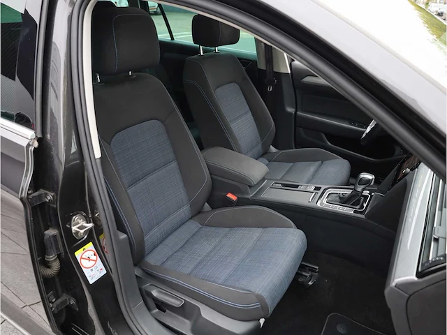 Volkswagen passat variant gte 1.4 tsi phev 218pk automaat 2022 - afbeelding 37 van  46
