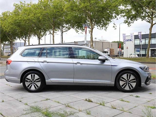 Volkswagen passat variant gte 1.4 tsi phev 218pk automaat 2022 - afbeelding 33 van  35