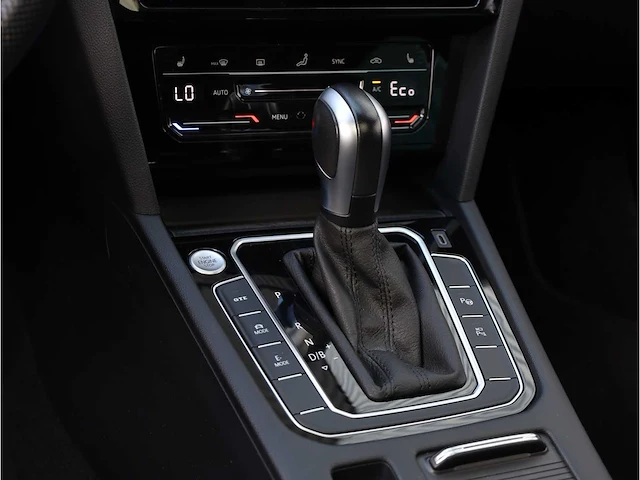 Volkswagen passat variant gte 1.4 tsi phev 218pk automaat 2022 - afbeelding 16 van  47