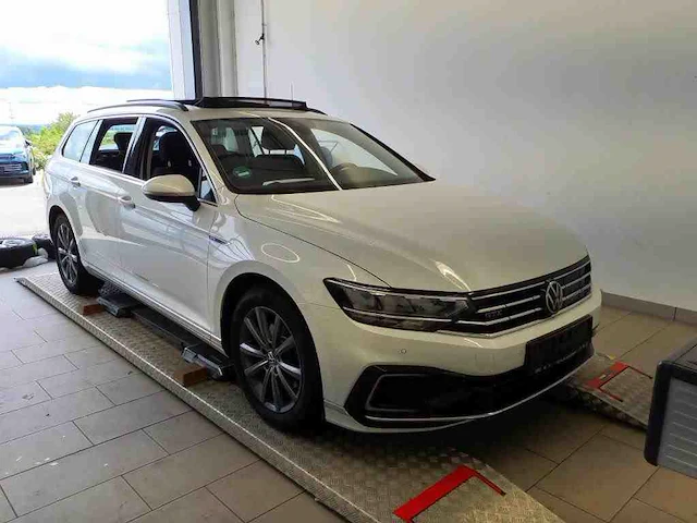 Volkswagen passat variant gte 1.4 tsi phev 218pk automaat 2022 - afbeelding 19 van  24