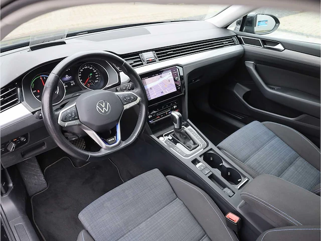 Volkswagen passat variant gte 1.4 tsi phev 218pk automaat 2022 - afbeelding 12 van  46