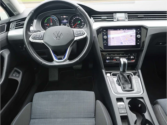 Volkswagen passat variant gte 1.4 tsi phev 218pk automaat 2022 - afbeelding 18 van  46