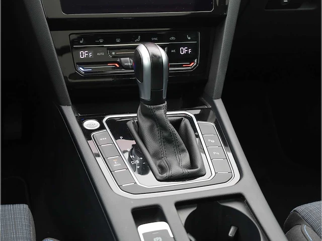 Volkswagen passat variant gte 1.4 tsi phev 218pk automaat 2022 - afbeelding 23 van  46