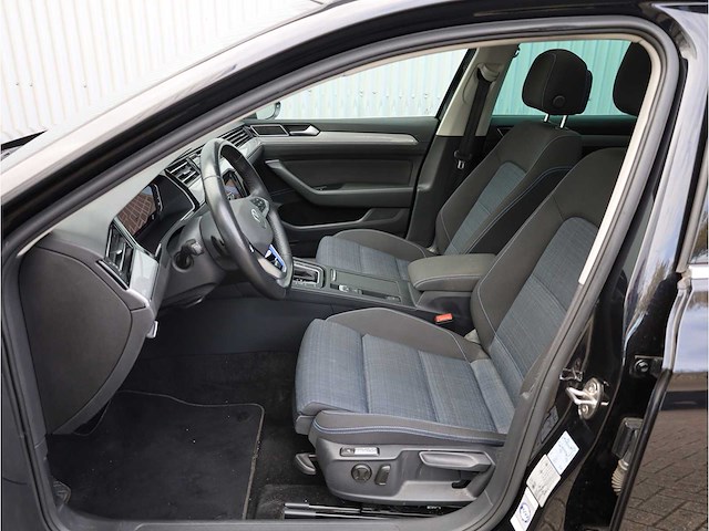 Volkswagen passat variant gte 1.4 tsi phev 218pk automaat 2022 - afbeelding 13 van  43