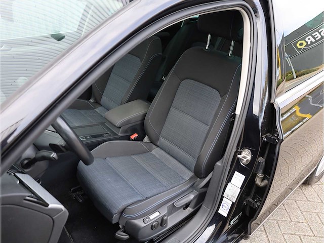 Volkswagen passat variant gte 1.4 tsi phev 218pk automaat 2022 - afbeelding 14 van  43