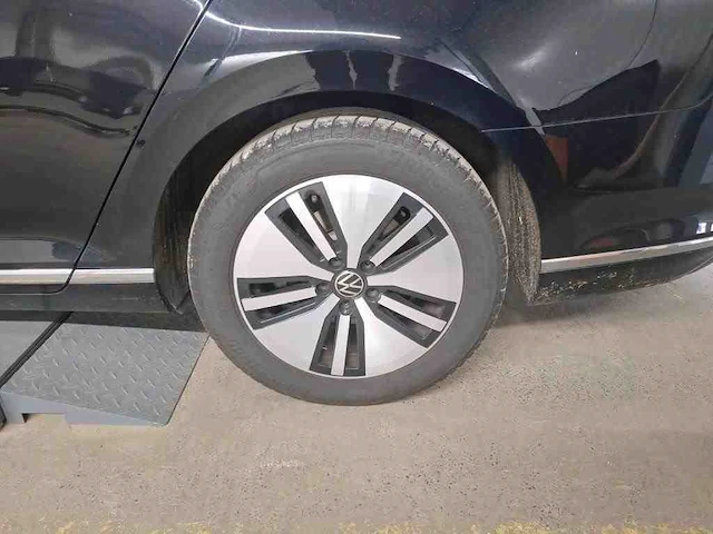 Volkswagen passat variant gte 1.4 tsi phev 218pk automaat - afbeelding 13 van  25