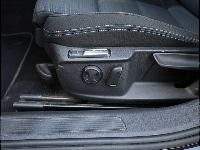 Volkswagen passat variant gte 1.4 tsi phev 218pk automaat - afbeelding 26 van  38