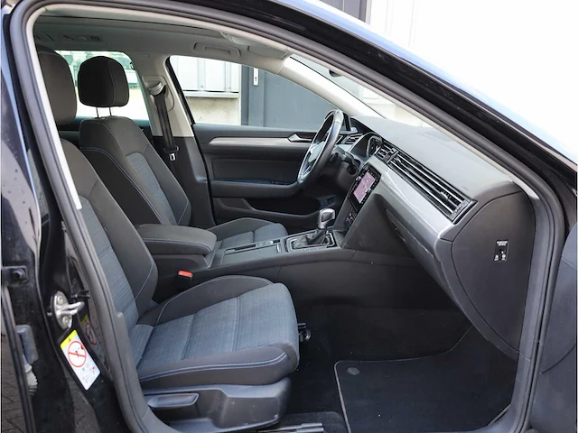 Volkswagen passat variant gte 1.4 tsi phev 218pk automaat - afbeelding 31 van  38