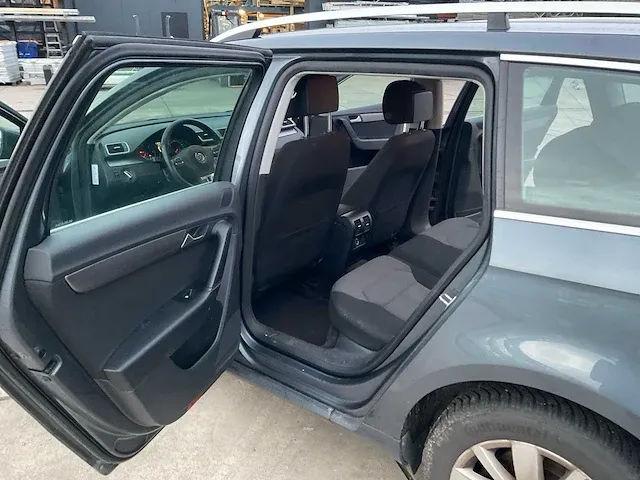 Volkswagen passat variant personenauto - afbeelding 20 van  37