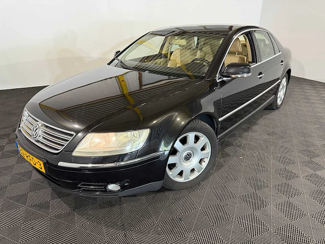 Volkswagen phaeton 3.2 v6 5p, 82-rfd-3 - afbeelding 1 van  12