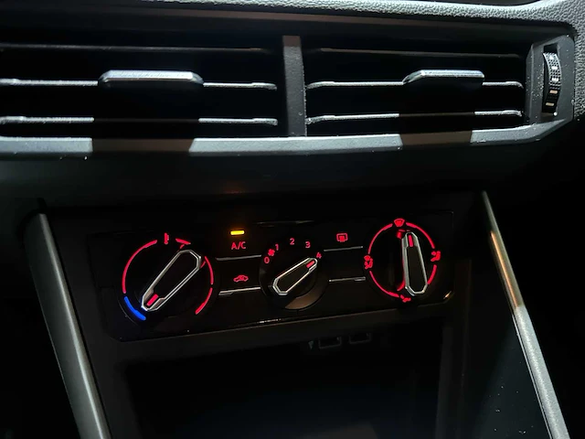 Volkswagen polo 1.0 tsi comfortline 95pk 2018, rr-264-g - afbeelding 22 van  37