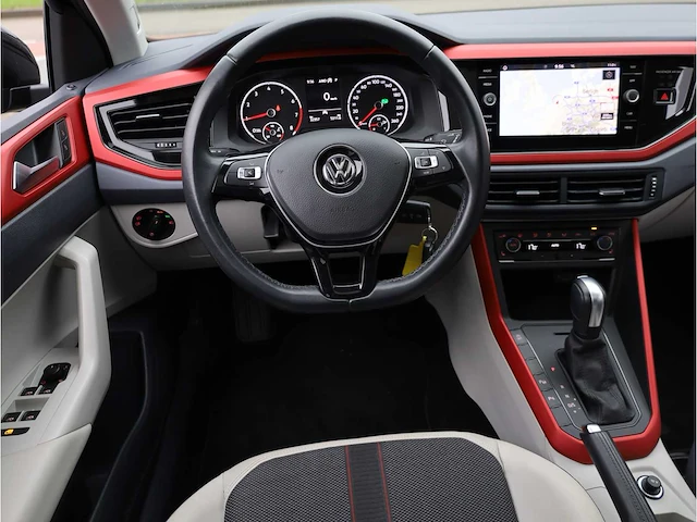 Volkswagen polo 1.0 tsi r-line automaat 2020 beats by dre panodak achteruitrijcamera carplay stoelverwarming - afbeelding 10 van  38