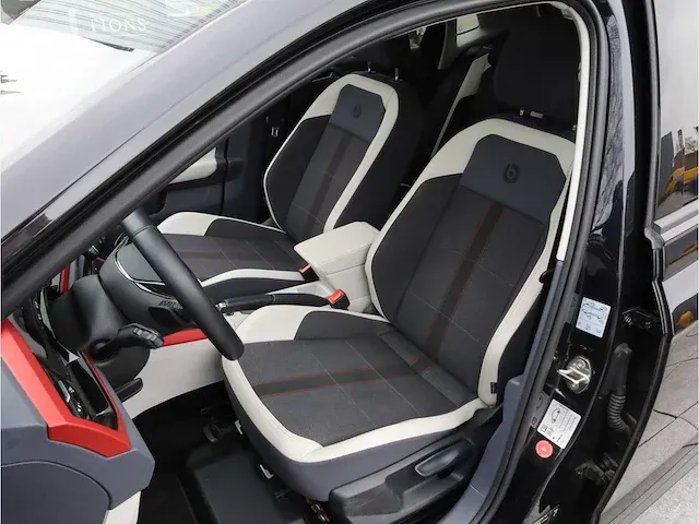 Volkswagen polo 1.0 tsi r-line automaat 2020 beats by dre panodak achteruitrijcamera carplay stoelverwarming - afbeelding 4 van  38