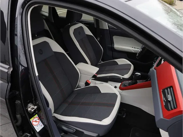 Volkswagen polo 1.0 tsi r-line automaat 2020 beats by dre panodak achteruitrijcamera carplay stoelverwarming - afbeelding 7 van  38