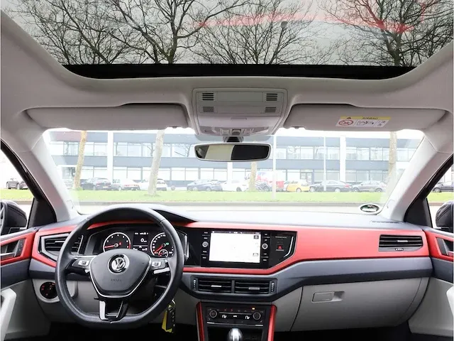 Volkswagen polo 1.0 tsi r-line automaat 2020 beats by dre panodak achteruitrijcamera carplay stoelverwarming - afbeelding 8 van  38