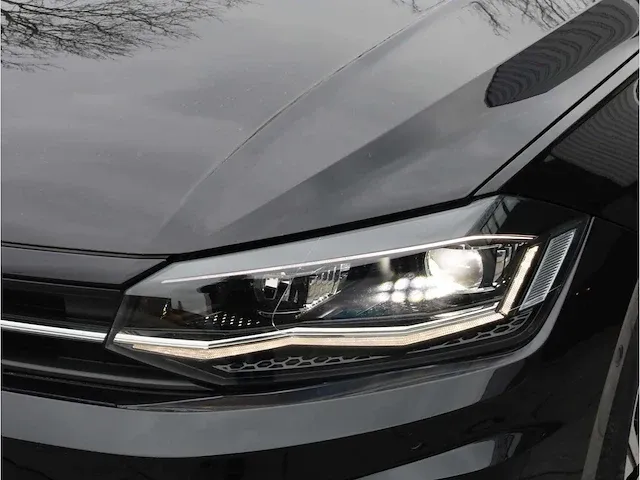 Volkswagen polo 1.0 tsi r-line automaat 2020 beats by dre panodak achteruitrijcamera carplay stoelverwarming - afbeelding 17 van  38
