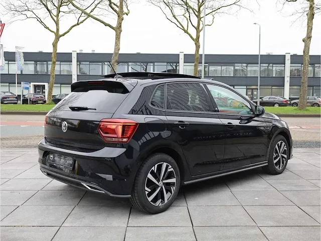 Volkswagen polo 1.0 tsi r-line automaat 2020 beats by dre panodak achteruitrijcamera carplay stoelverwarming - afbeelding 34 van  38