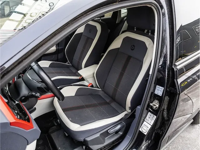 Volkswagen polo 1.0 tsi r-line automaat/dsg 2020 beats by dre keyless go & entry full led dodehoeksensor 16"inch - afbeelding 4 van  32