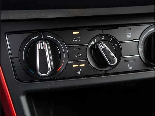 Volkswagen polo 1.0 tsi r-line automaat/dsg 2020 beats by dre keyless go & entry full led dodehoeksensor 16"inch - afbeelding 11 van  32