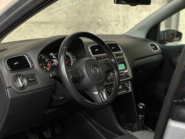 Volkswagen polo 1.2-12v bl.m. comfl. 69pk 2013, r-886-hn - afbeelding 6 van  35