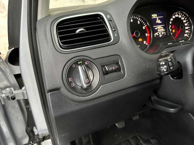 Volkswagen polo 1.2-12v bl.m. comfl. 69pk 2013, r-886-hn - afbeelding 9 van  35