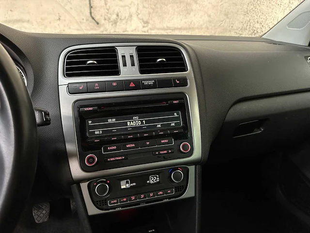 Volkswagen polo 1.2-12v bl.m. comfl. 69pk 2013, r-886-hn - afbeelding 15 van  35