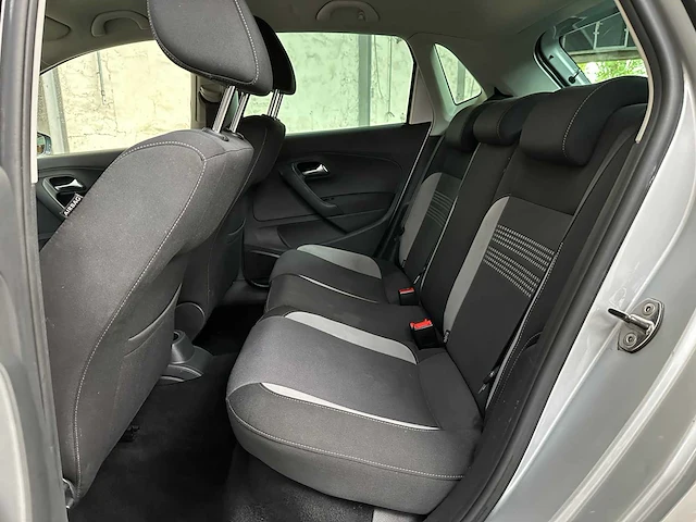 Volkswagen polo 1.2-12v bl.m. comfl. 69pk 2013, r-886-hn - afbeelding 20 van  35