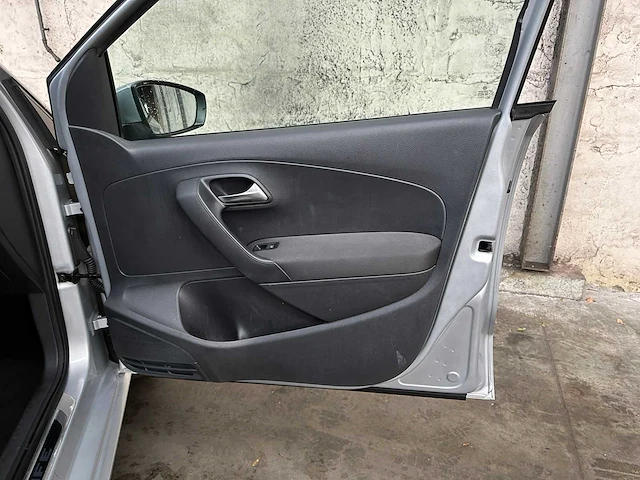 Volkswagen polo 1.2-12v bl.m. comfl. 69pk 2013, r-886-hn - afbeelding 25 van  35