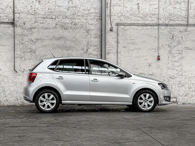 Volkswagen polo 1.2-12v bl.m. comfl. 69pk 2013, r-886-hn - afbeelding 34 van  35