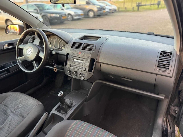 Volkswagen polo 1.2-12v clima trendline jg-883-g - afbeelding 20 van  24