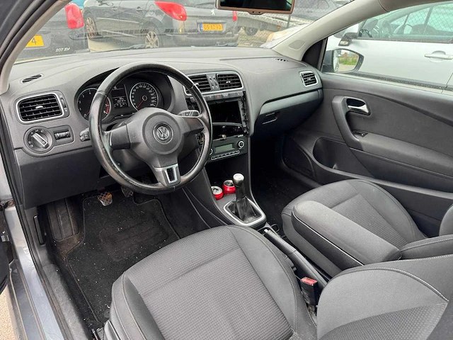 Volkswagen polo 1.2-12v clima trendline r-265-jk - afbeelding 9 van  10