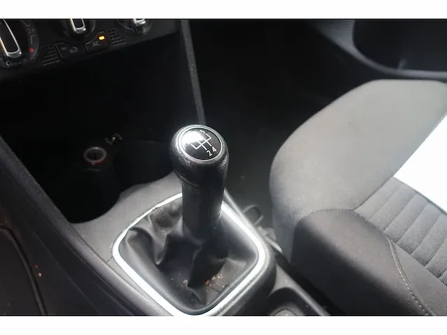 Volkswagen polo 1.2-12v trendline, sp-684-f - afbeelding 3 van  15