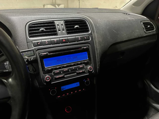 Volkswagen polo 1.2 tdi bluemotion comfortline 75pk 2011, 44-rfg-1 - afbeelding 17 van  34