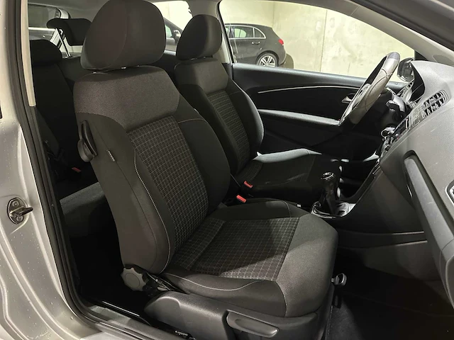 Volkswagen polo 1.2 tsi comfortline 90pk 2016, j-776-vr - afbeelding 27 van  36