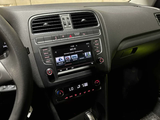 Volkswagen polo 1.2 tsi comfortline (automaat) 90pk 2016, jk-564-n - afbeelding 20 van  40