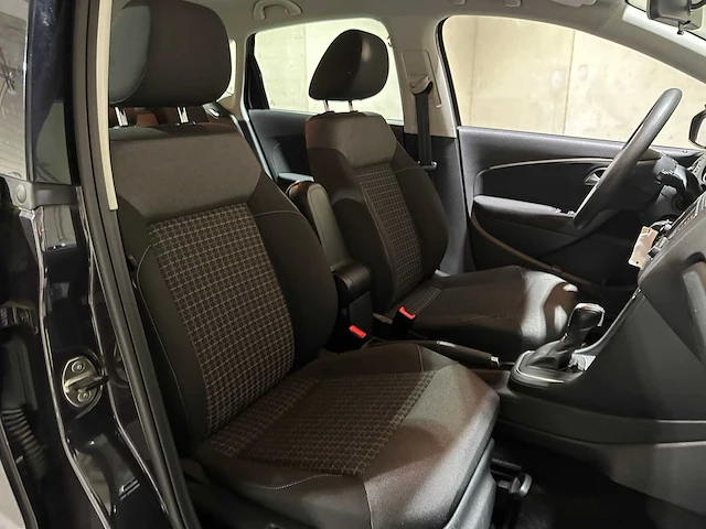Volkswagen polo 1.2 tsi comfortline (automaat) 90pk 2016, jk-564-n - afbeelding 31 van  40