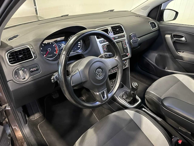 Volkswagen polo 1.2 tsi r-line ed j-958-fr - afbeelding 32 van  32