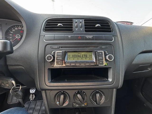 Volkswagen polo 1.2i trendline, 2011 - afbeelding 12 van  33