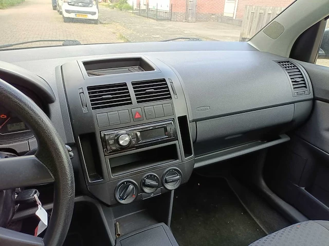 Volkswagen polo 1.4 16v, 45-jf-ps - afbeelding 2 van  16