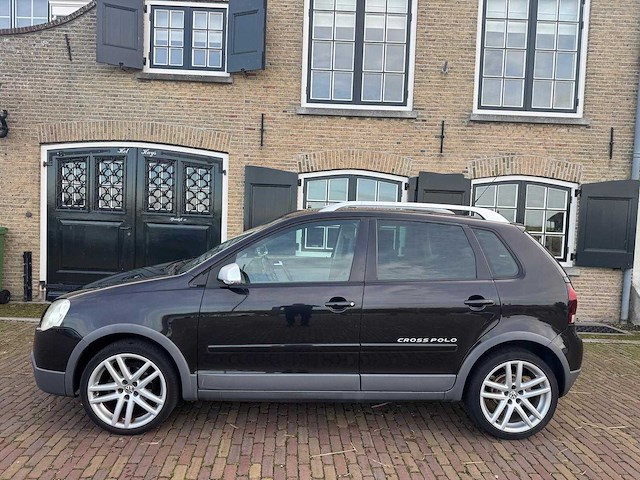 Volkswagen polo 1.4-16v cross clima 13-zn-fh - afbeelding 2 van  28