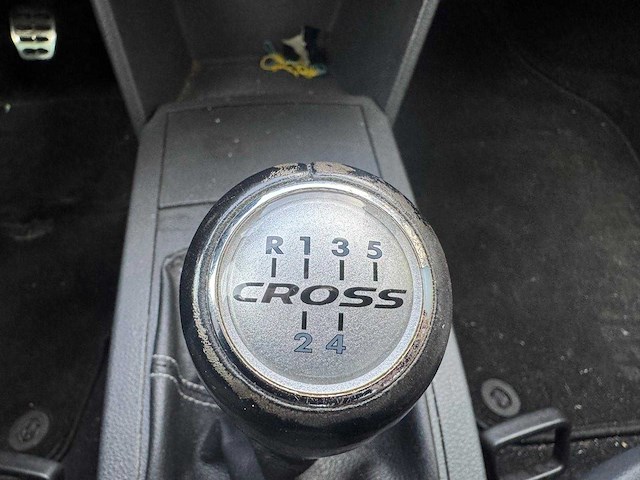 Volkswagen polo 1.4-16v cross clima 13-zn-fh - afbeelding 11 van  28