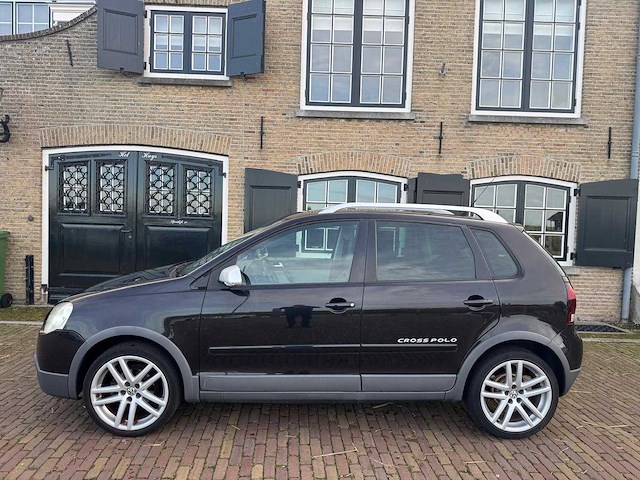Volkswagen polo 1.4-16v cross clima 13-zn-fh - afbeelding 22 van  28