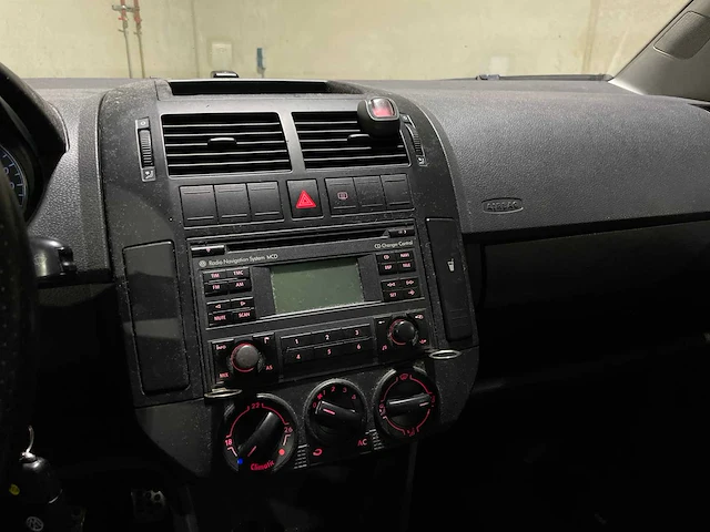Volkswagen polo 1.4-16v fun 101pk 2005, 47-rf-tx - afbeelding 18 van  38