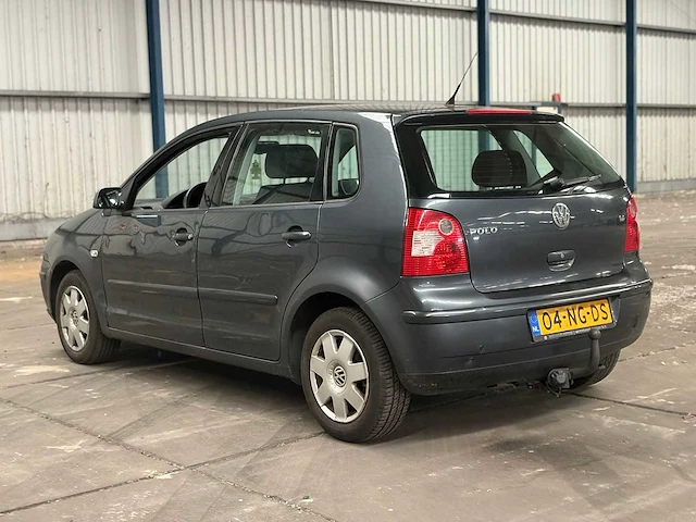 Volkswagen polo 1.4-16v highline , 04-ng-ds - afbeelding 10 van  16