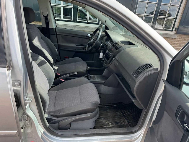 Volkswagen polo 1.4-16v highline clima 88-jf-hv - afbeelding 5 van  11