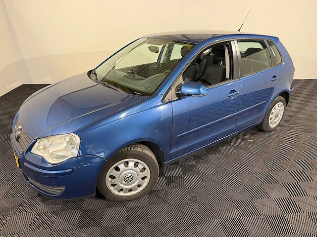 Volkswagen polo 1.4-16v optive, 88-zg-hf - afbeelding 1 van  14